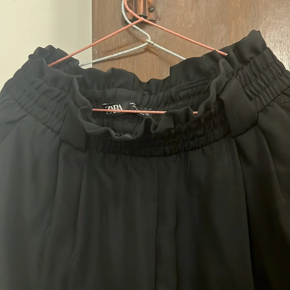 Zara woman.Size M.Waist 28.Relaxed beautiful trouser with great fall.adjustable - Picture 5 of 6